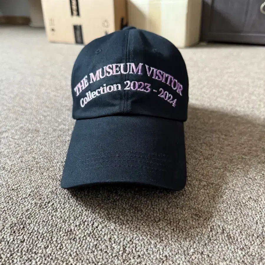 THE MUSEUM VISITOR | 더뮤지엄비지터 The Museum Visitor Ball