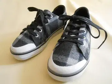 KEEN 킨 엘사 체크 무늬 스니커즈 W7.5/24.5cm
