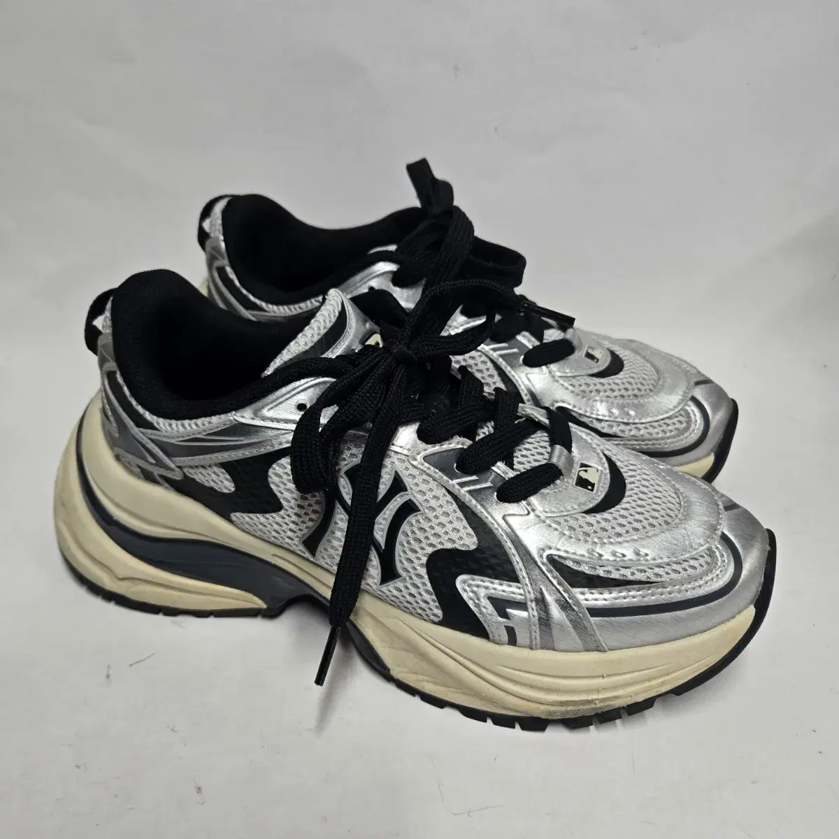 MLB Mlb Ace Runner V2 245 on Bunjang Global Site.