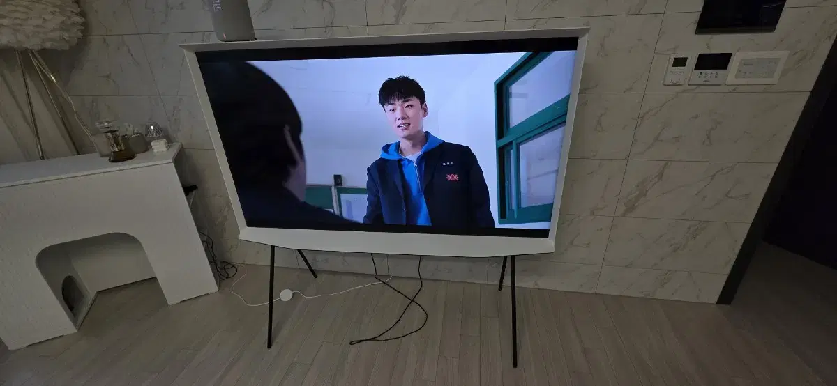중고2022 삼성 qled 더세리프 65인치