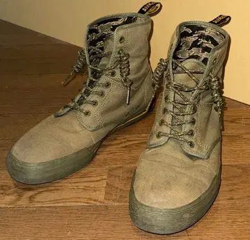 Dr. Martens Winstead 밀리터리 부츠 UK9