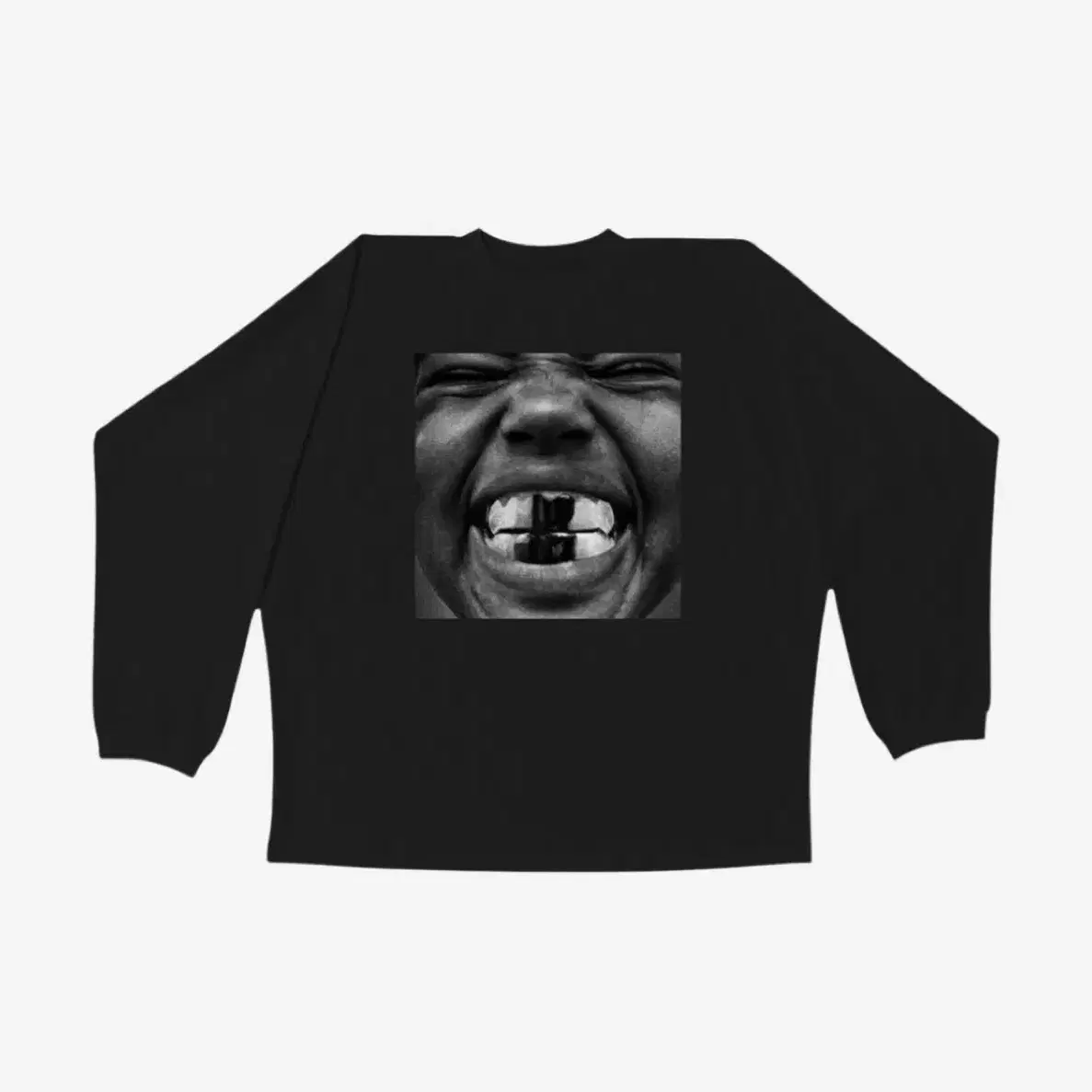 YESEYESEE | 예스아이씨 Sealed New) Yeseyesee Y.E.S Bully L/S