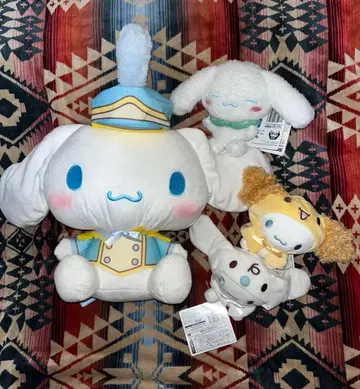 시나모롤 봉제 인형 4종 세트 룸 라이트 딸기 신문