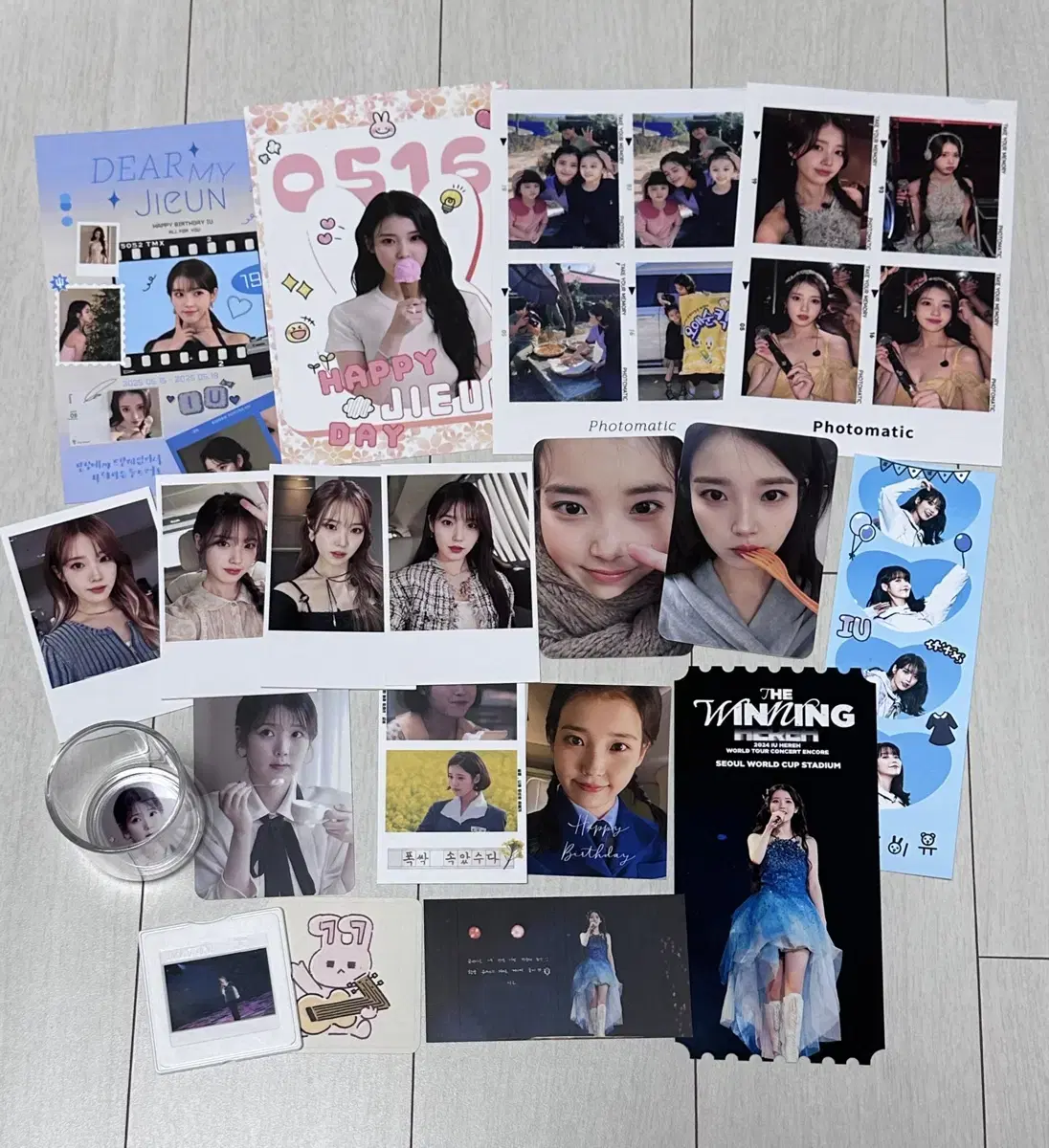 Iu pop-up store goods bulk