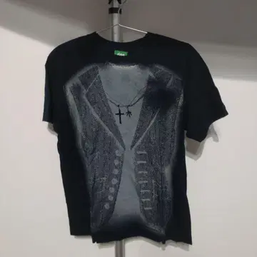 자켓풍 프린트 티셔츠 블랙 dgs