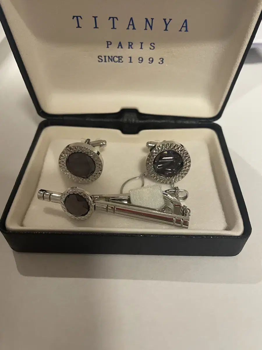 titanya paris Wedding Cufflinks Set