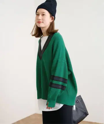 2023ss FRAMeWORK 라인 V 넥 풀오버 그린