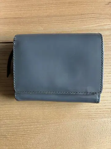 M.H 그레이 가죽 접이식 지갑