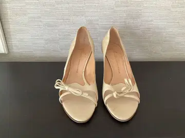 새상품급 쥬세페 자노티 오픈토 리본 펌프스 베이지