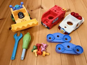 소리가 나요! 호빵맨 조립 DIY 일하는 자동차 시리즈