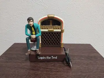 루팡 3세 피규어가 포함된 주크박스