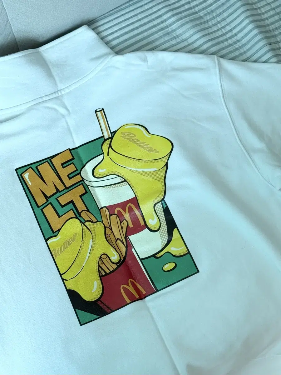 BTS X McDonalds 콜라보 후드집업 양도합니다!