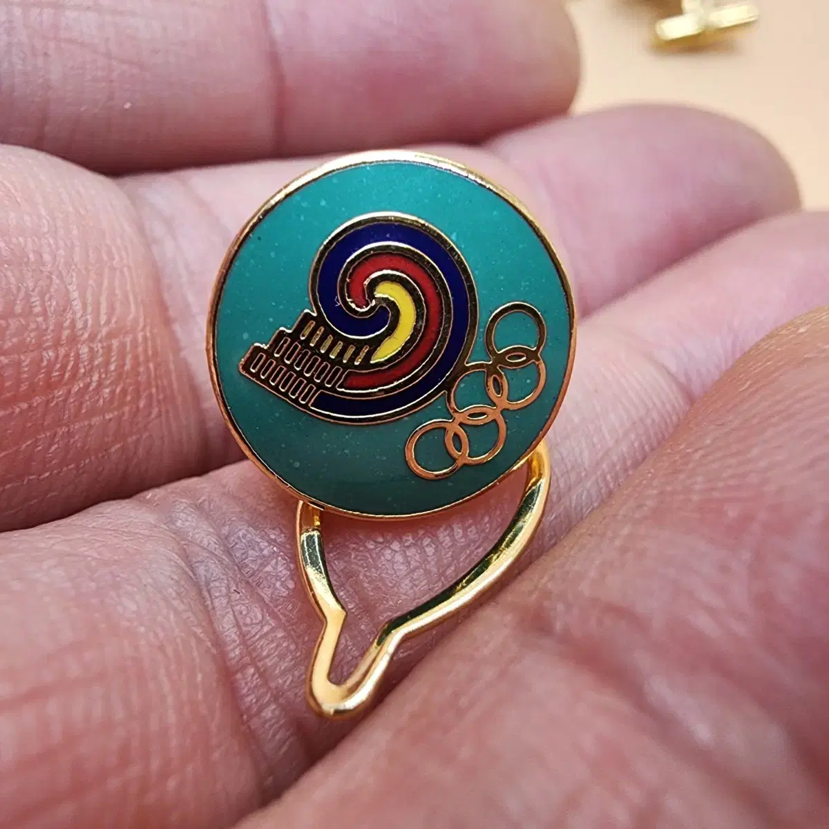 88 Olympic Olympic mark Tie Pin Cufflink 4-Piece Set Jade Seoul Olympic  Goods #서울올림픽넥타이핀,#호돌이뱃지,#올림픽굿즈,#커프스버튼 on Bunjang Global Site.