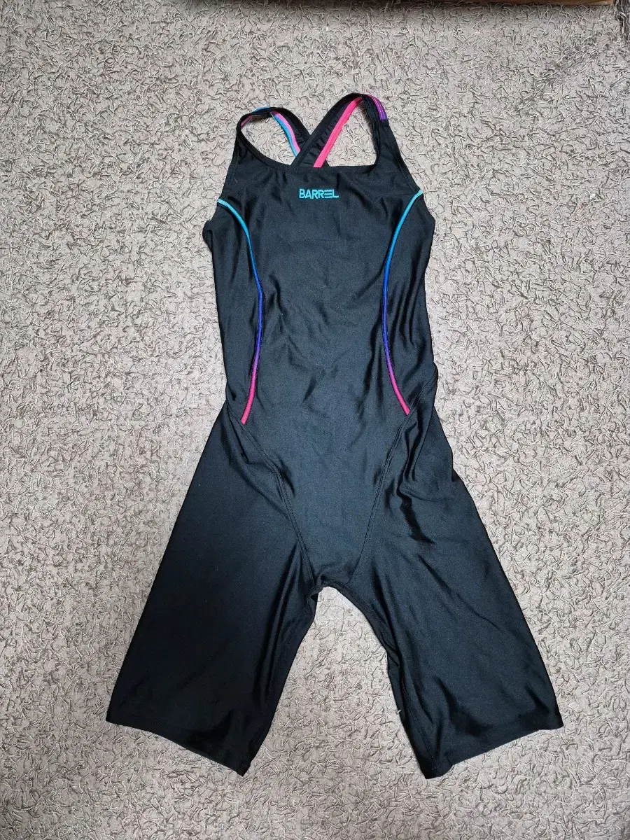 Barrel women's 3/4 swimsuit S, almost new