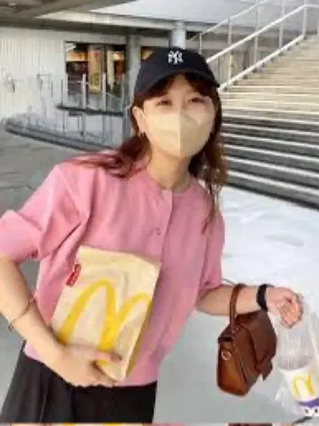 Discoat 스폰디쉬 반팔 가디건