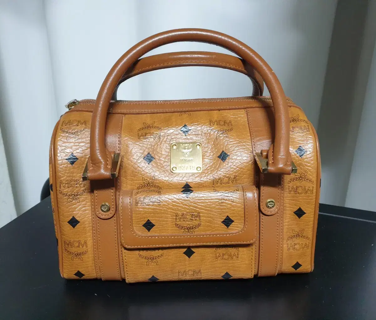 MCM 도트백