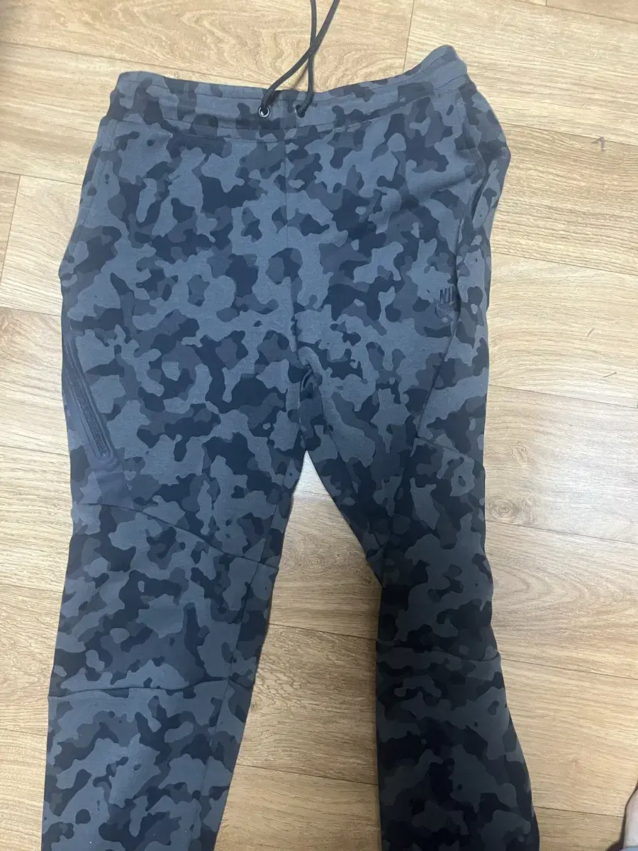 나이키 카모 테크팩 팬츠
