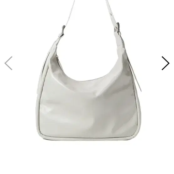 ₩210,000s Yeomin white crossbody bag + white mini bag on