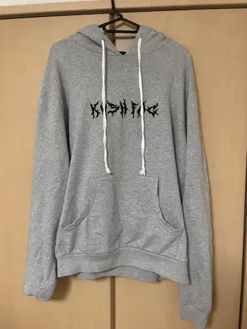 고샤 루브친스키 후드티
