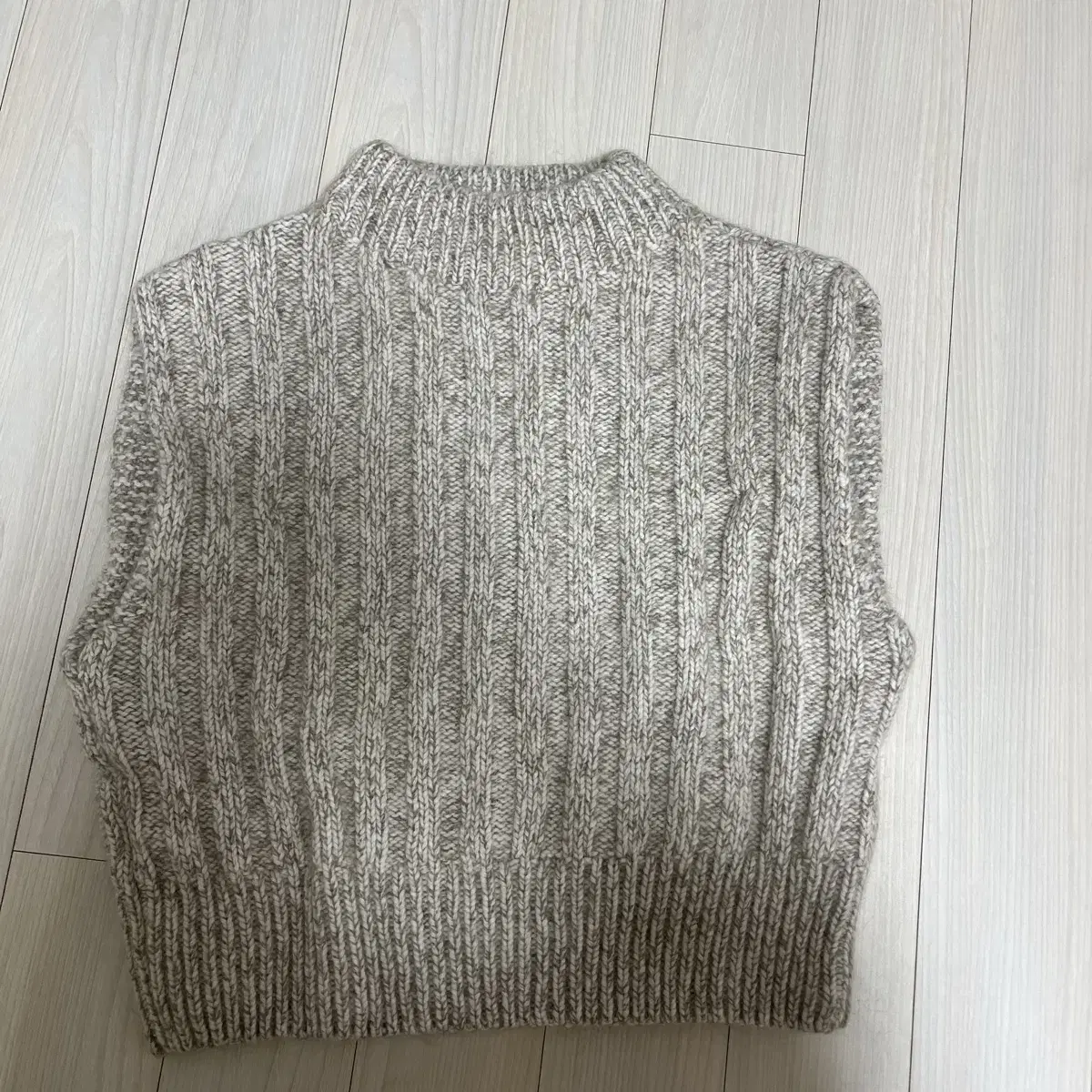 Massimo Dutti Crop Knit jo