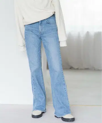 프릭스스토어 SOMETHING 별주 LISA FLARE DENIM