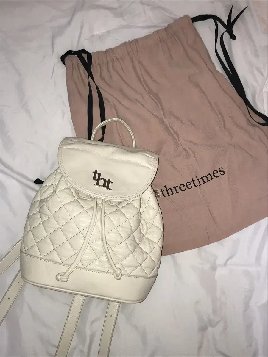 Threetimes Arcon Quilting Back Bag Ivory
