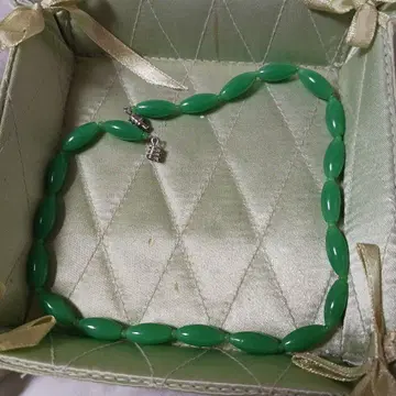 앤티크 그린 컬러 오벌 비즈 목걸이