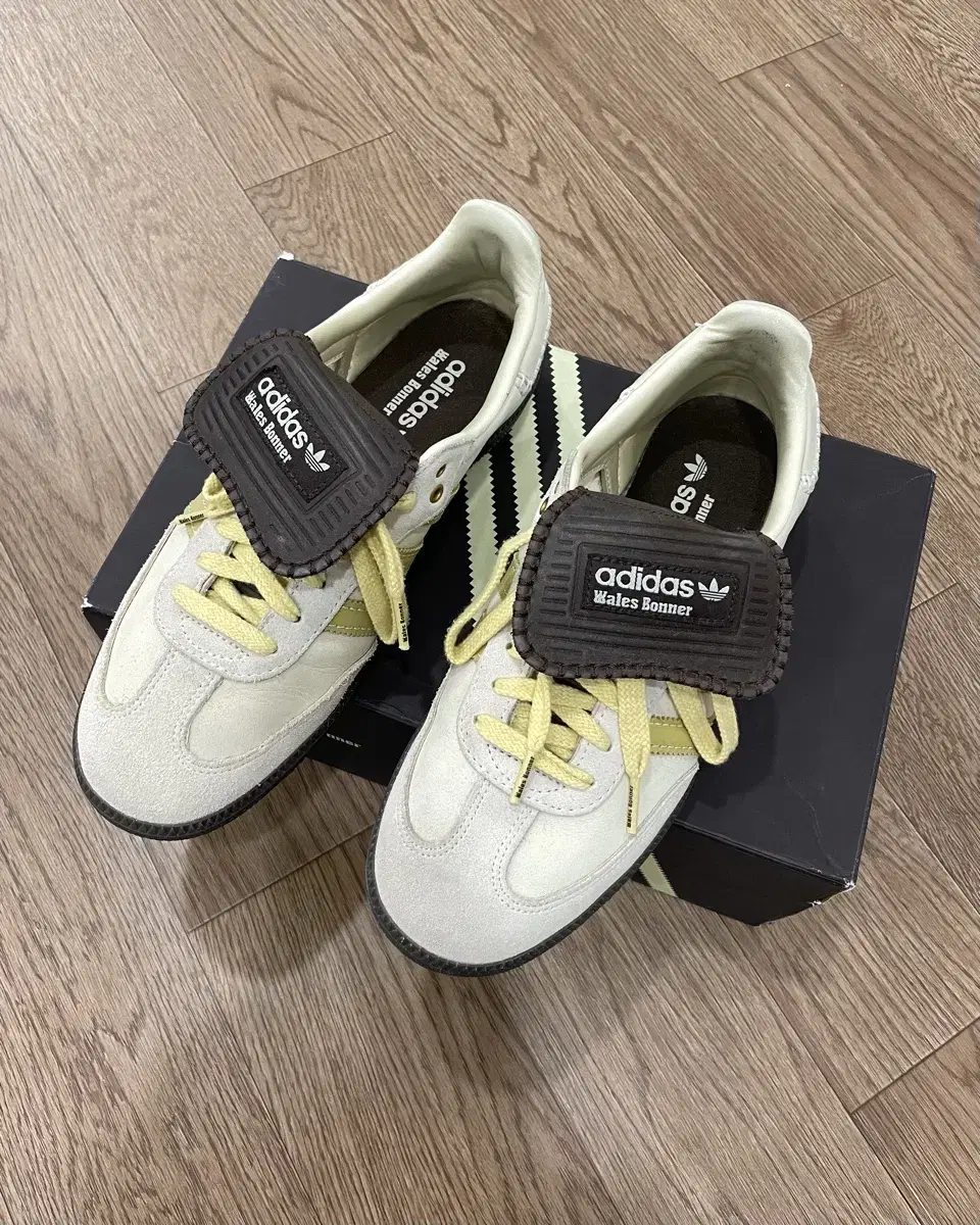 265) 아디다스 x 웨일스 보너 삼바 브라운 에크루 틴트