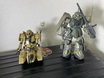 Hg 1/144 (자쿠 탱크 / 육상전 자그) 완성품 세트