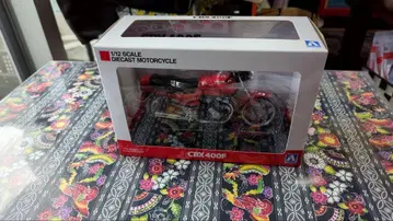 CBX400F 1/12 스케일 완성품