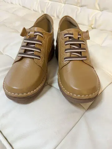 양가죽 베이지 레이스업 슈즈