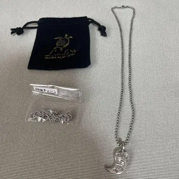알로하 실버 초승달 목걸이