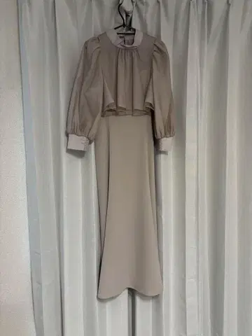 베이지 쉬폰 셋업 경사 드레스 결혼식 파티