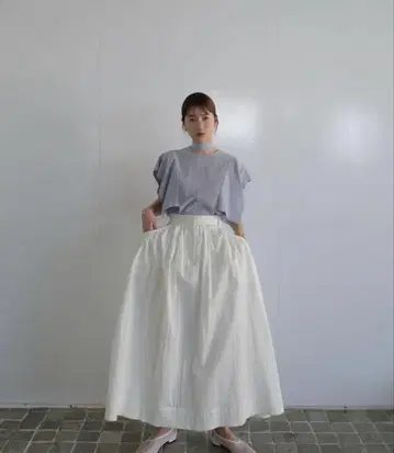 클레인 스퀘어 소매 블라우스