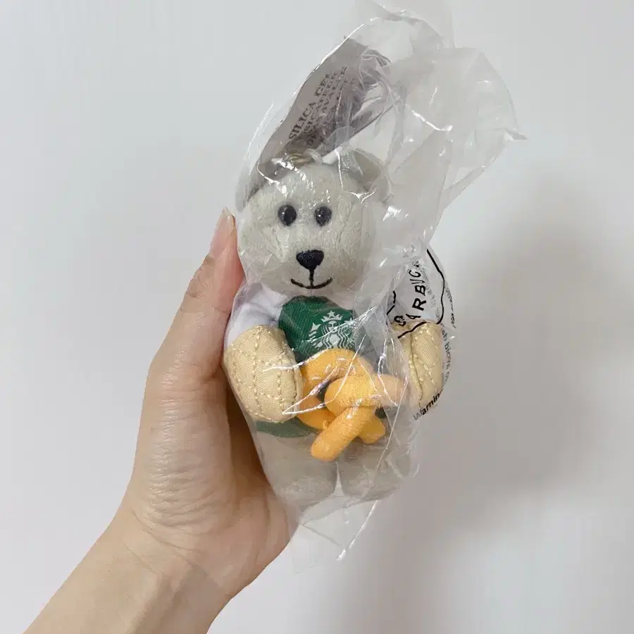 STARBUCKS | 스타벅스 Starbucks 23 Valentine Pretzel Bearista