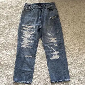 분위기 만점 XLARGE 데미지 가공 스트레이트 데님 34 스트릿
