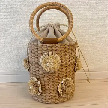 새상품급 CACHELLIE 카셰리에 바스켓 백 꽃 펄