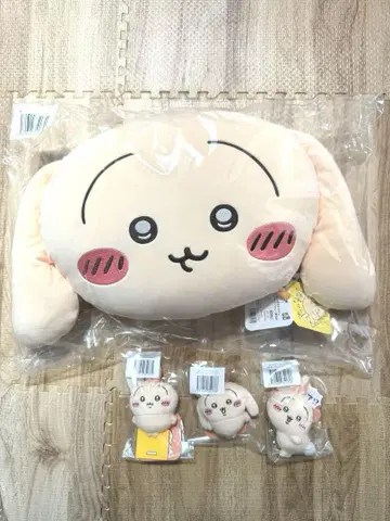 치이카와 토끼가 가득한 복권 / B상 페이스 쿠션 E상 배지 세트