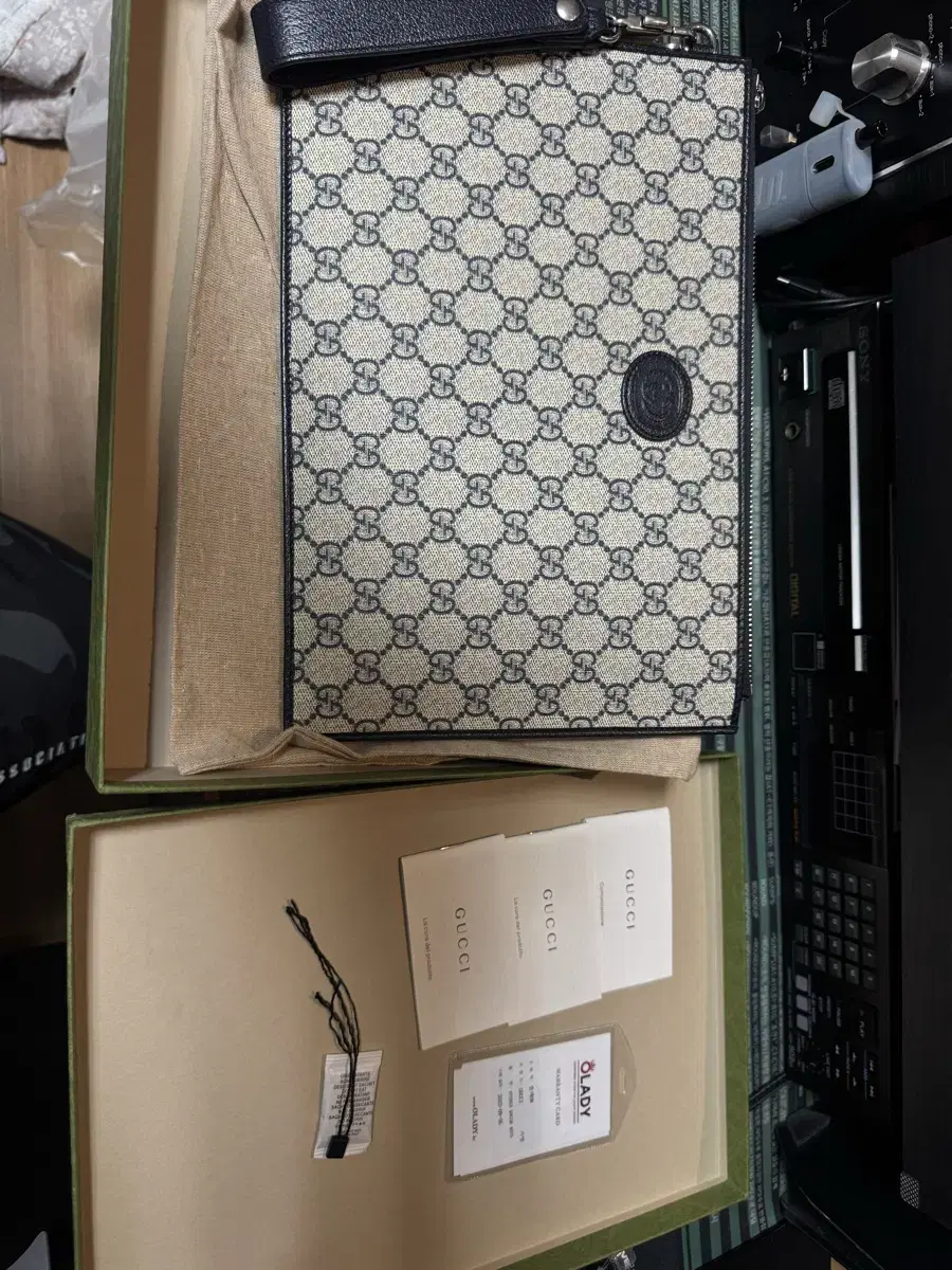 GUCCI 손가방 파우치 정품 판매합니다