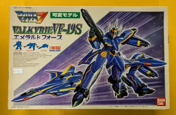 반다이 1/100 스케일 VF19S 에메랄드 포스 2