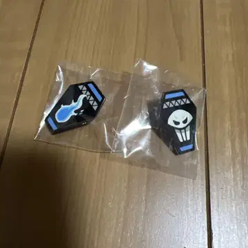 트위스티 이그니하이드 기숙사 핀 배지 2개 세트