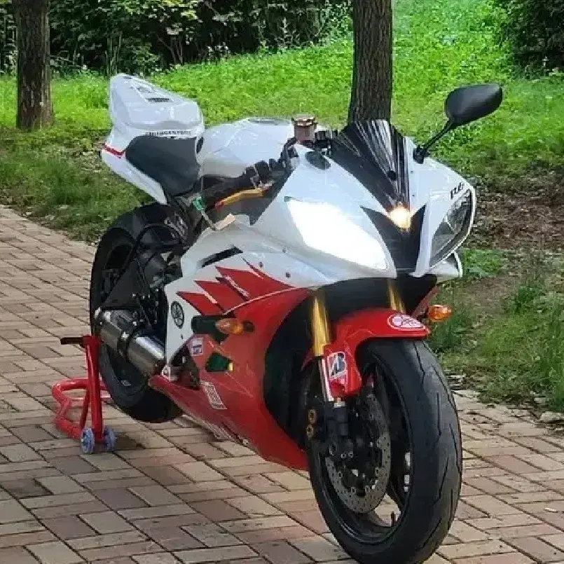 YZF-R6 2007 Two Brothers full exhaust system modification complete on ...