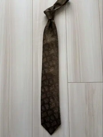 프랑코 미누치 투모로우랜드 별주 페이즐리 무늬 넥타이