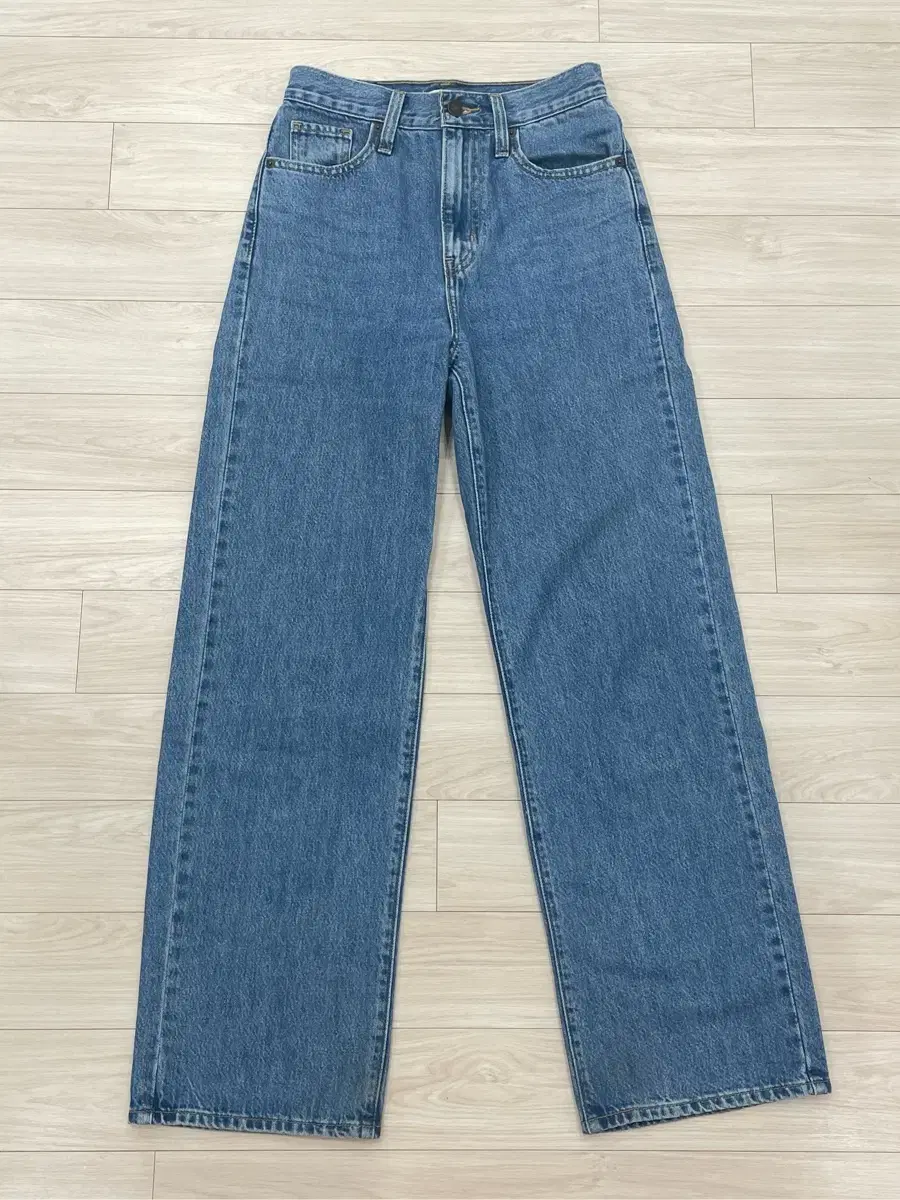Levi's High-Waisted Straight, size 24