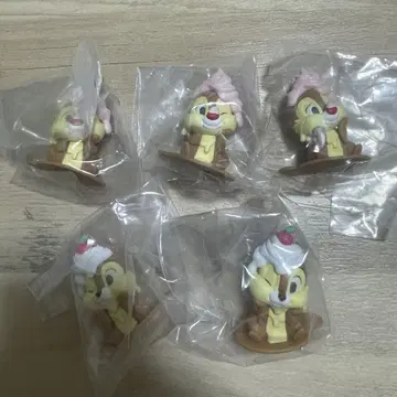 디즈니 토로린 마스코트 칩과 데일