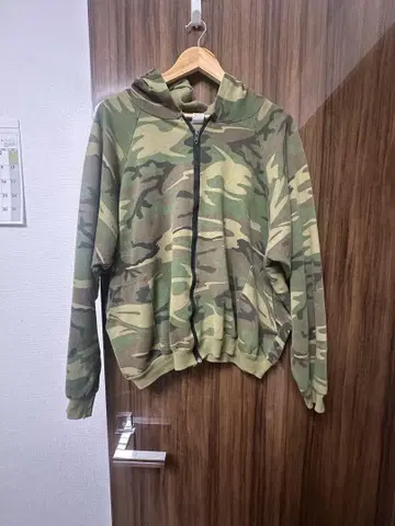 카모 패턴 후드 부착 집업 후드티