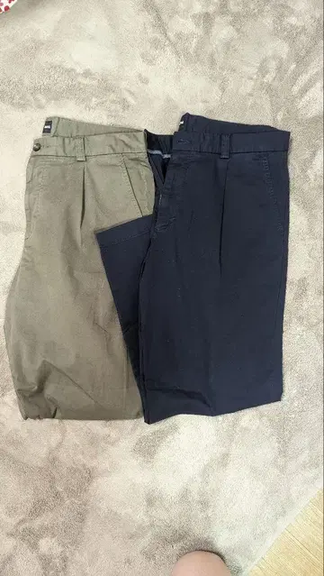 올리브 네이비 치노 팬츠 2개 세트 boss