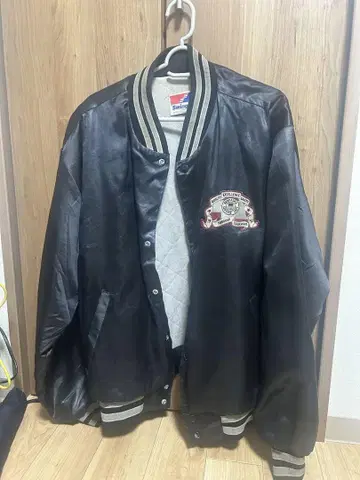 가죽 바시티 자켓 블랙 자수 로고