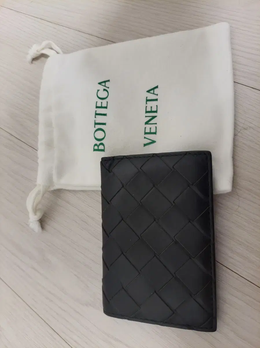 보테가베네타 인프레치아토 반지갑