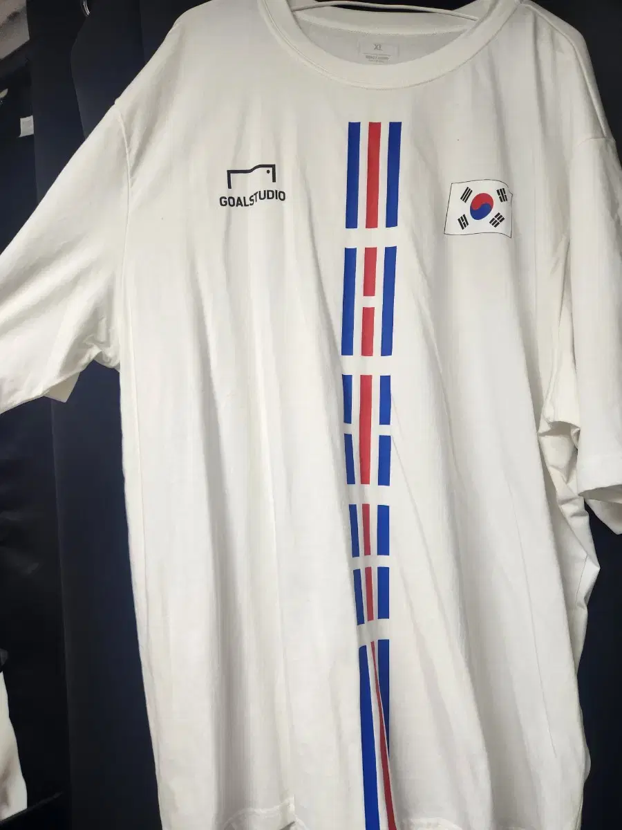 Selling the 2022 ahxian Games League of Legends national team uniform short-sleeved XL t-shirt.